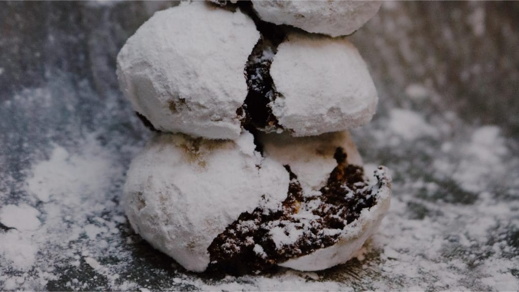 Brownie bites dusted in icing sugar